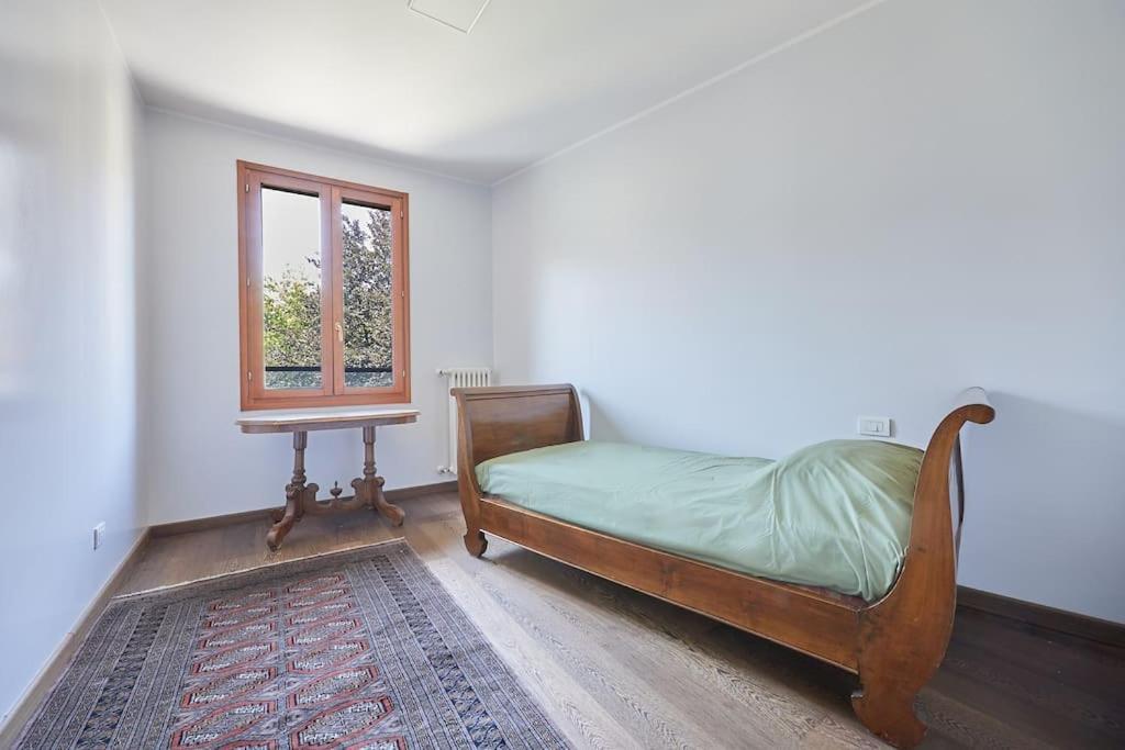 Large Navigli Apartment Mailand