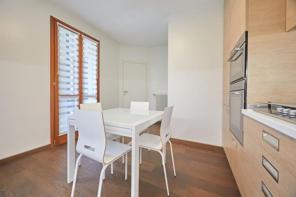 Large Navigli Apartment Mailand