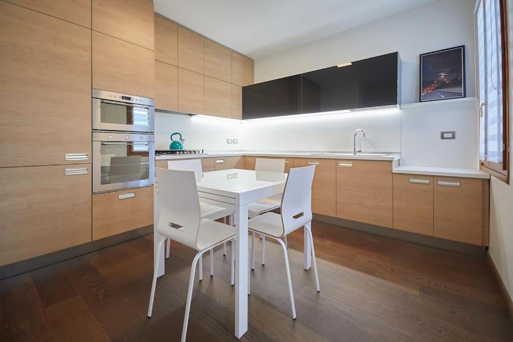 Apartment Large Navigli Mailand
